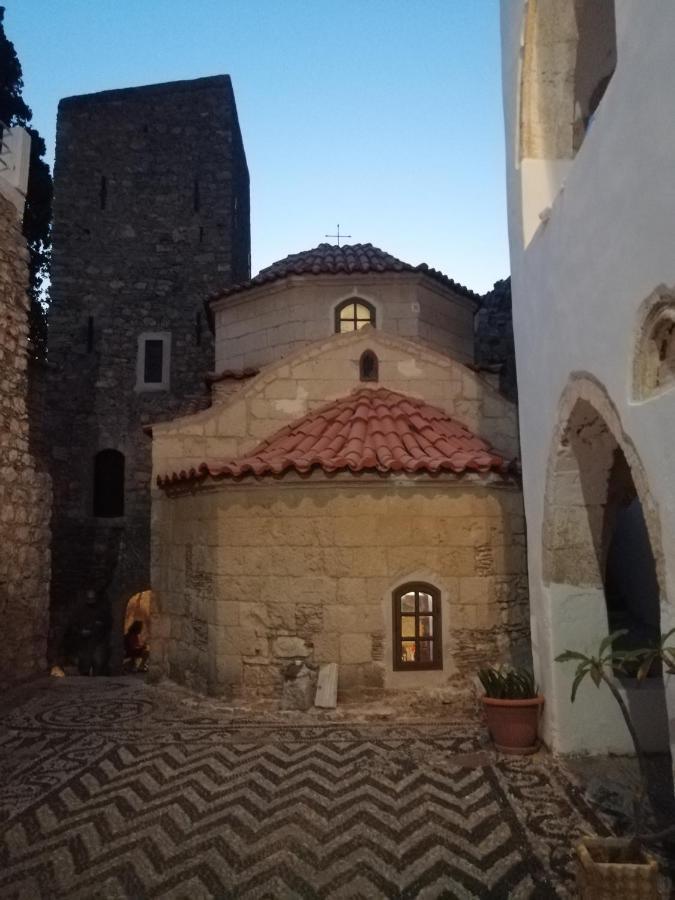 Oasis Apartments Livadia  Buitenkant foto